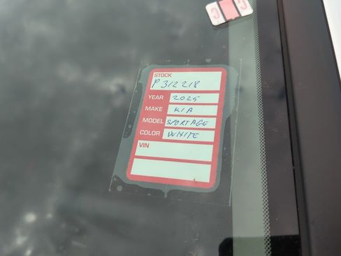 Certified 2025 Kia Sportage SX image 5