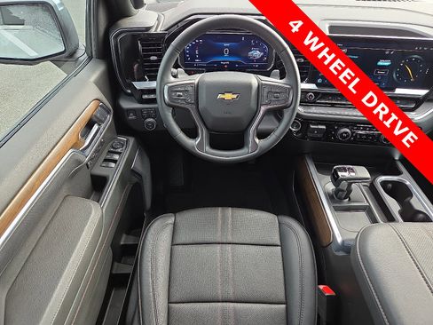 Used 2025 Chevrolet Silverado 1500 High Country w/ Technology Package image 11