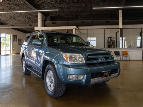 Used 2004 Toyota 4Runner SR5 AWD/4WD image 1