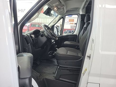 Used 2025 RAM ProMaster 2500 w/ U-Haul Equipment Group FWD image 10