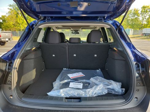 New 2026 Nissan Kicks SV w/ SV Premium Package image 8