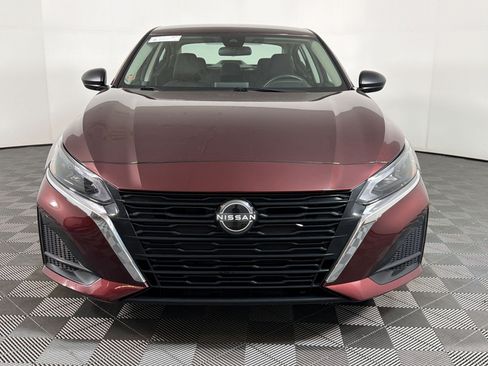 Used 2024 Nissan Altima 2.5 SV FWD image 5