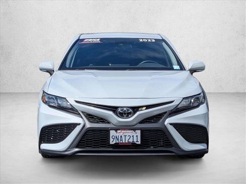 Used 2023 Toyota Camry SE FWD image 2