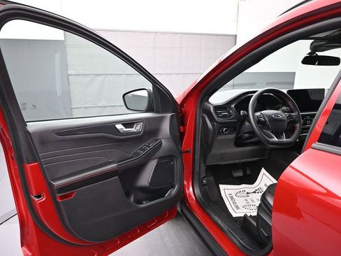 Used 2025 Ford Escape ST-Line w/ Equipment Group 301A image 8