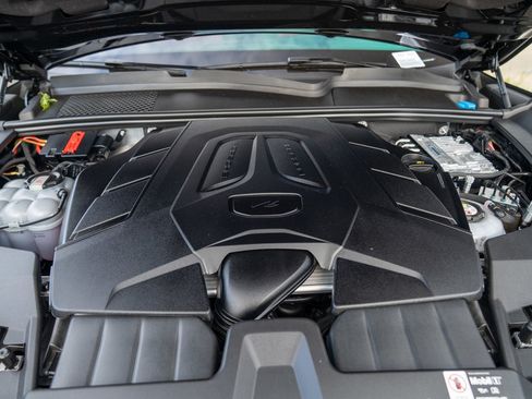 Certified 2025 Porsche Cayenne E-Hybrid AWD/4WD image 29