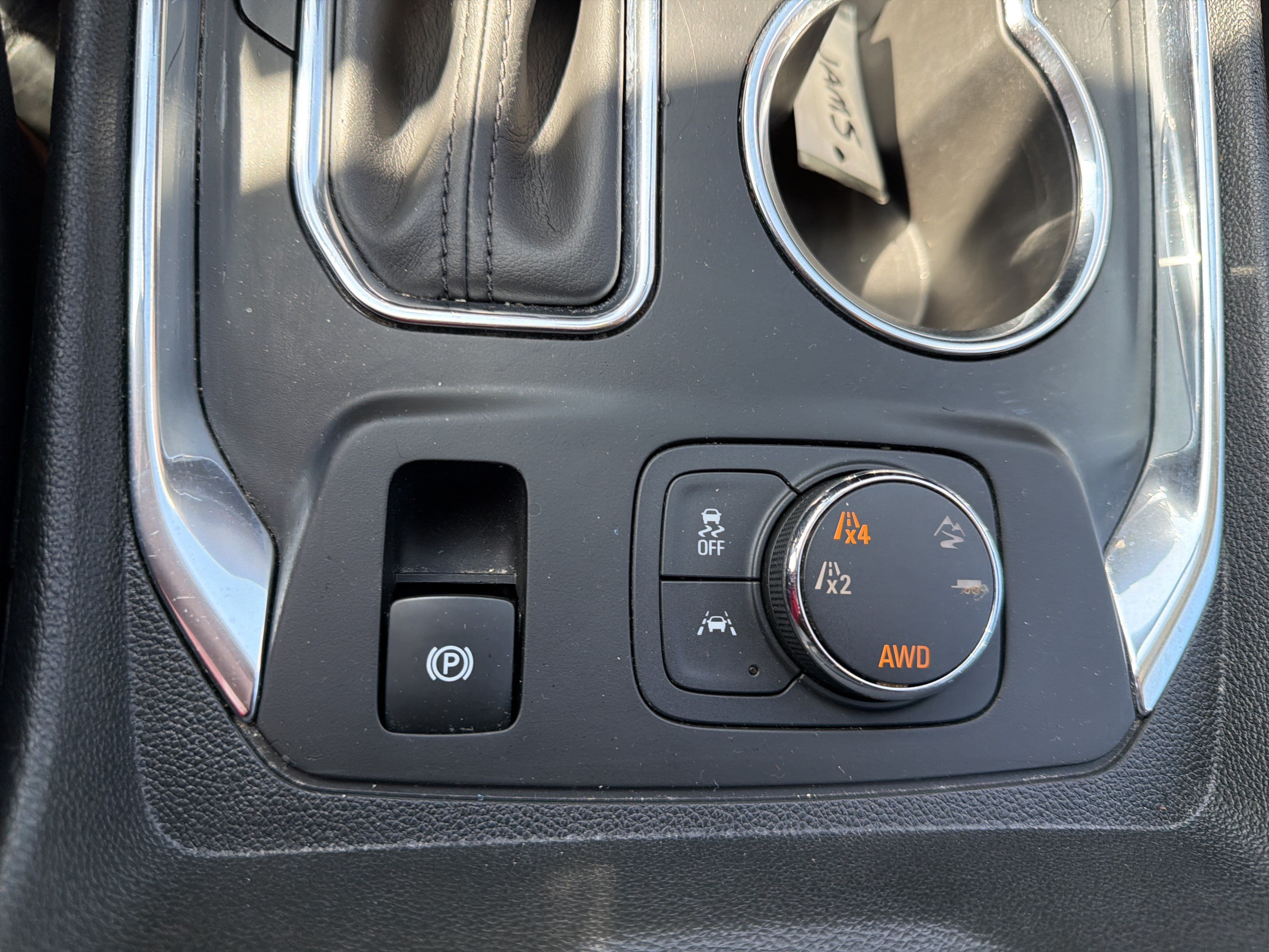 Used 2018 Chevrolet Traverse High Country AWD/4WD image 26