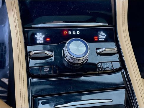 Used 2022 Jeep Grand Cherokee Summit image 10