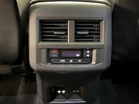 Used 2022 Volkswagen Atlas SE w/ Panoramic Sunroof Package image 24