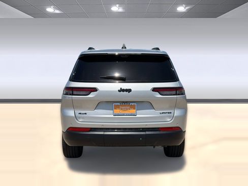 Certified 2025 Jeep Grand Cherokee L Limited w/ Luxury Tech Group II AWD/4WD image 10