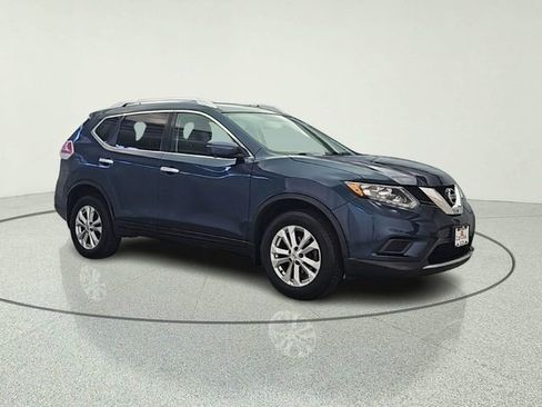 Used 2016 Nissan Rogue SV w/ SV Premium Package AWD/4WD image 8