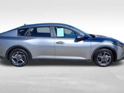 Used 2025 Kia K4 LXS image 11