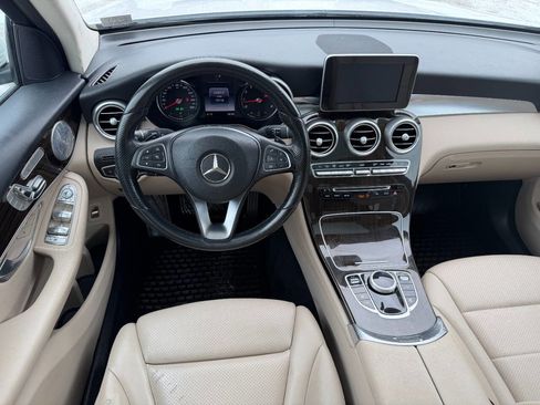 Used 2017 Mercedes-Benz GLC 300 4MATIC image 35