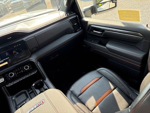 Certified 2025 GMC Sierra 2500 AT4 AWD/4WD image 22