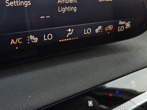 Used 2025 Buick Enclave Sport Touring image 21