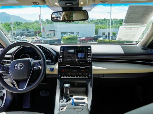 Certified 2021 Toyota Avalon XLE FWD image 25