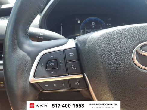 Used 2024 Toyota Grand Highlander AWD image 17