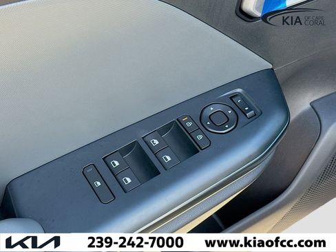 New 2025 Kia K4 LXS image 21