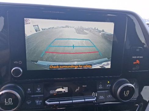 Used 2026 Toyota Highlander XLE AWD/4WD image 19