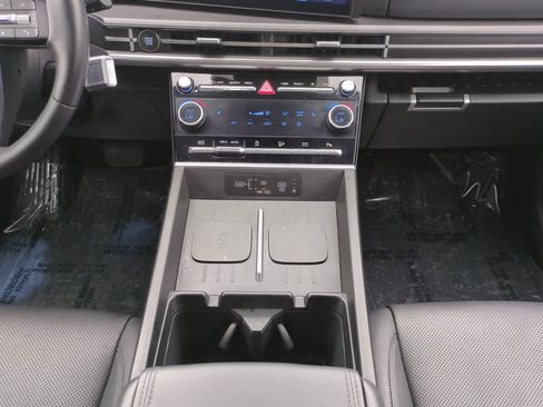 Used 2025 Hyundai Santa Fe SEL FWD image 19