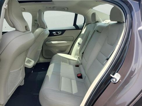 Used 2024 Volvo S60 B5 Plus FWD image 25