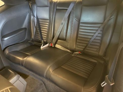Used 2014 Dodge Challenger SXT RWD image 13