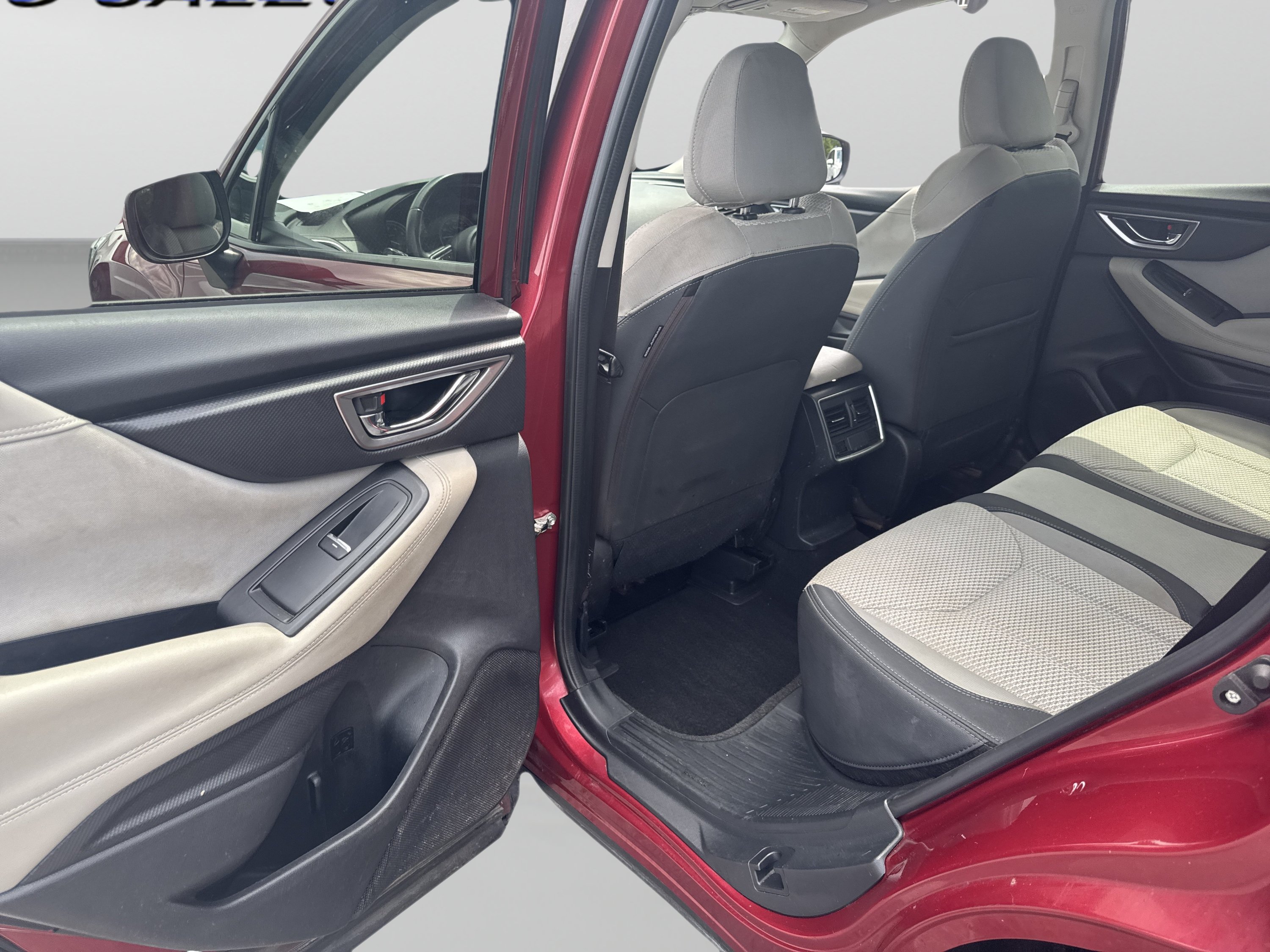 Used 2019 Subaru Forester Premium w/ All-Weather Package AWD/4WD image 18