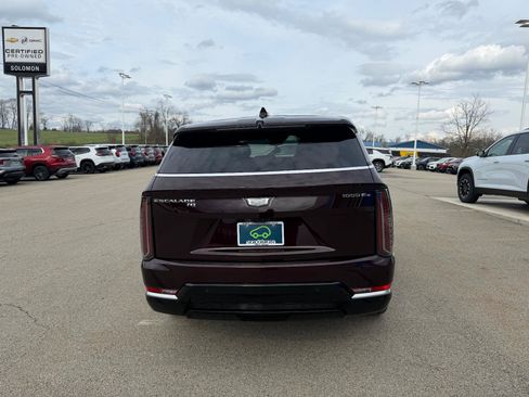 Certified 2025 Cadillac Escalade IQ Luxury 2 w/ LPO, Premium Carpet Package AWD/4WD image 5