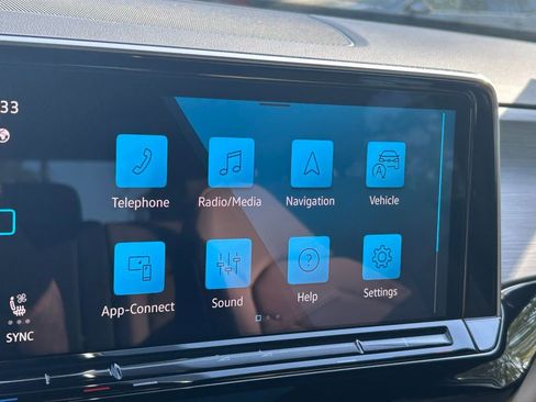 New 2026 Volkswagen Atlas Cross Sport SE FWD image 15