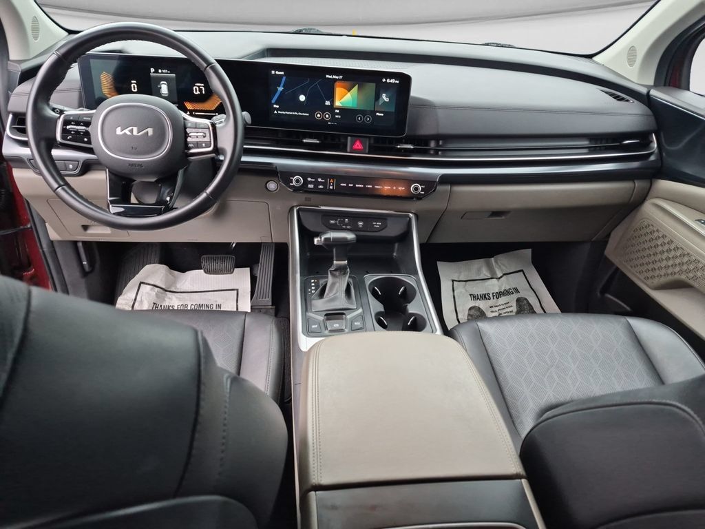 Used 2025 Kia Carnival FWD image 29