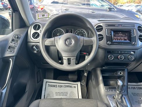 Used 2017 Volkswagen Tiguan S image 20