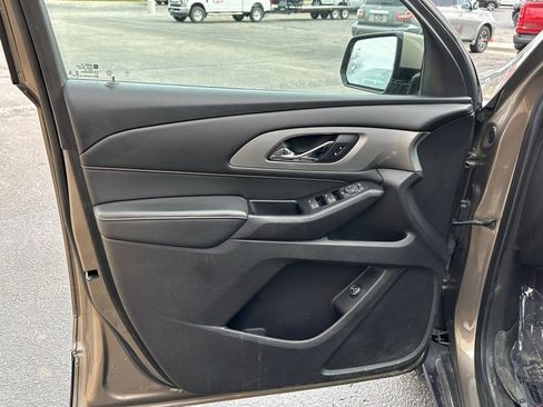 Used 2020 Chevrolet Traverse LT w/ Driver Confidence II Package image 12