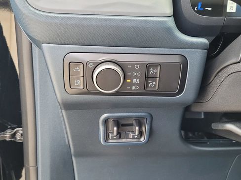 New 2025 Ford Maverick Lariat w/ Black Appearance Package image 39