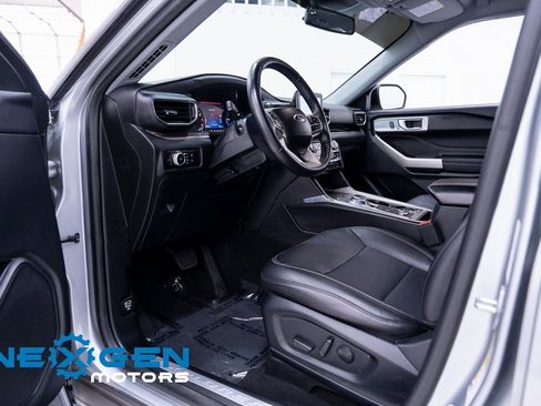 Used 2023 Ford Explorer Limited image 24