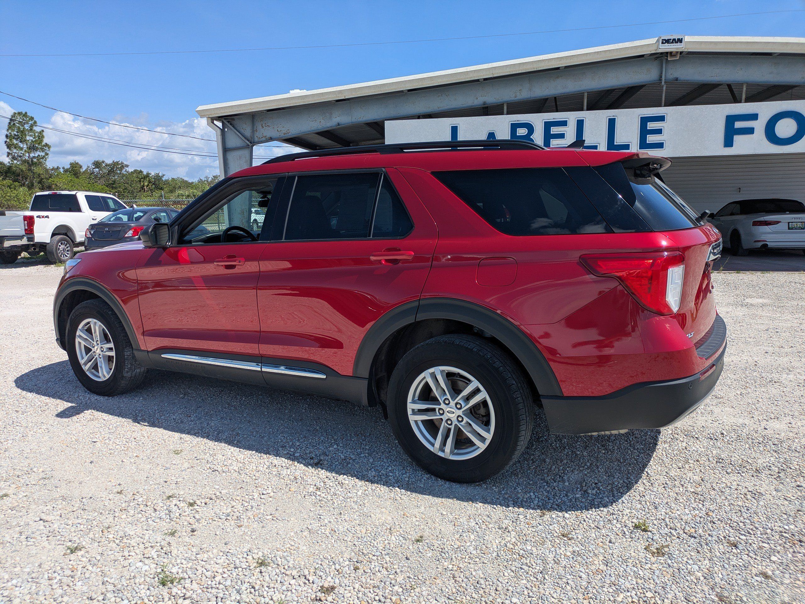 Used 2023 Ford Explorer XLT w/ Equipment Group 202A AWD/4WD image 6