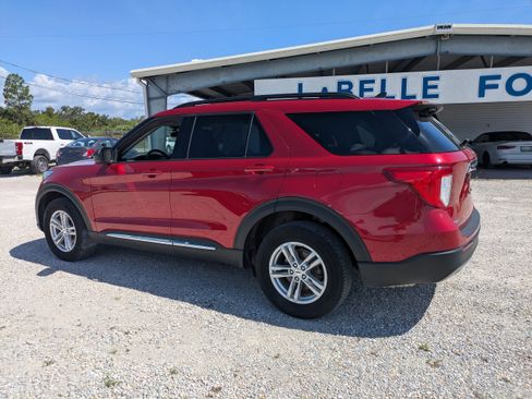 Used 2023 Ford Explorer XLT w/ Equipment Group 202A AWD/4WD image 6