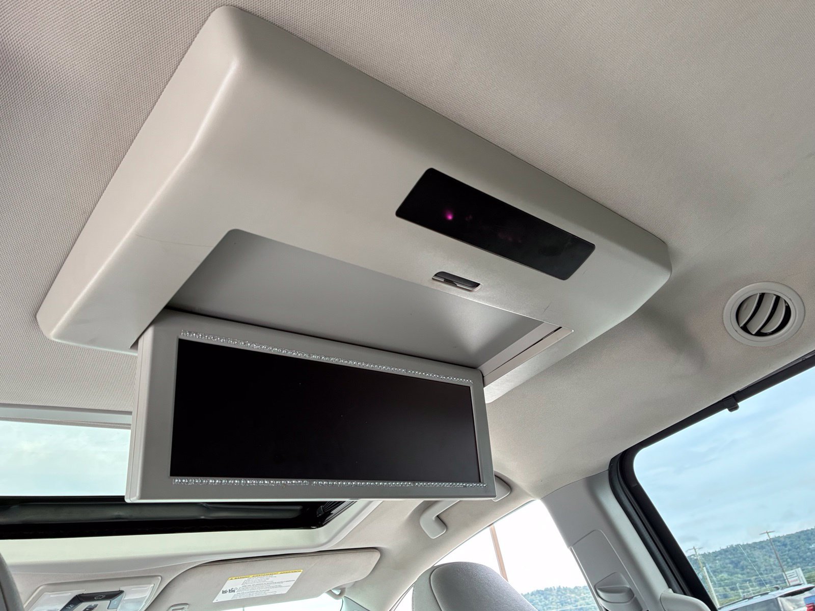 Used 2020 Toyota Sienna XLE Premium FWD image 26