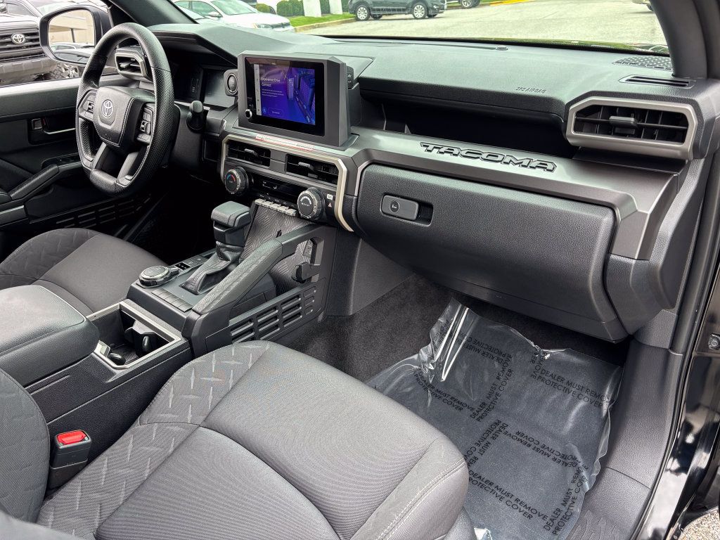 Certified 2025 Toyota Tacoma SR5 AWD/4WD image 38