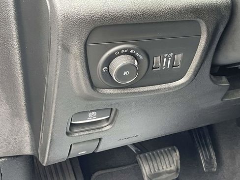 Certified 2022 Jeep Grand Cherokee L Limited image 29