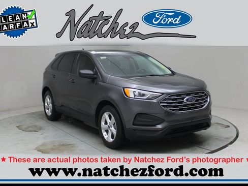 Used 2019 Ford Edge SE image 1