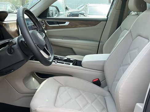 New 2025 Volkswagen Atlas SE AWD/4WD image 10