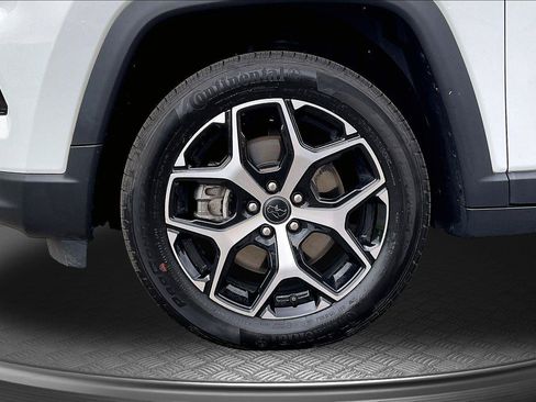 Used 2025 Jeep Compass Limited AWD/4WD image 10