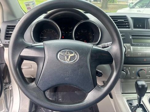 Used 2011 Toyota Highlander 2WD image 28