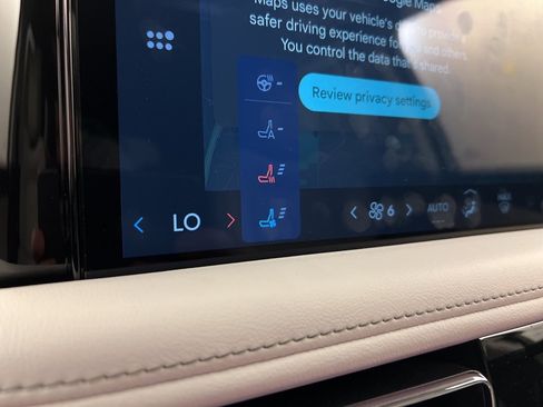 Used 2025 Lincoln Aviator Reserve w/ Equipment Group 201A image 13