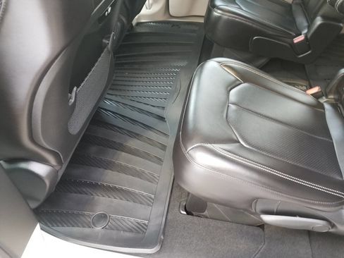 Certified 2024 Chrysler Pacifica Touring-L w/ Road Tripper Package image 15