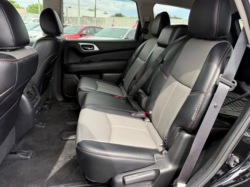 Used 2020 Nissan Pathfinder SL AWD/4WD image 15