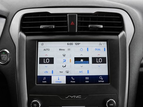 Used 2020 Ford Fusion SE FWD image 33