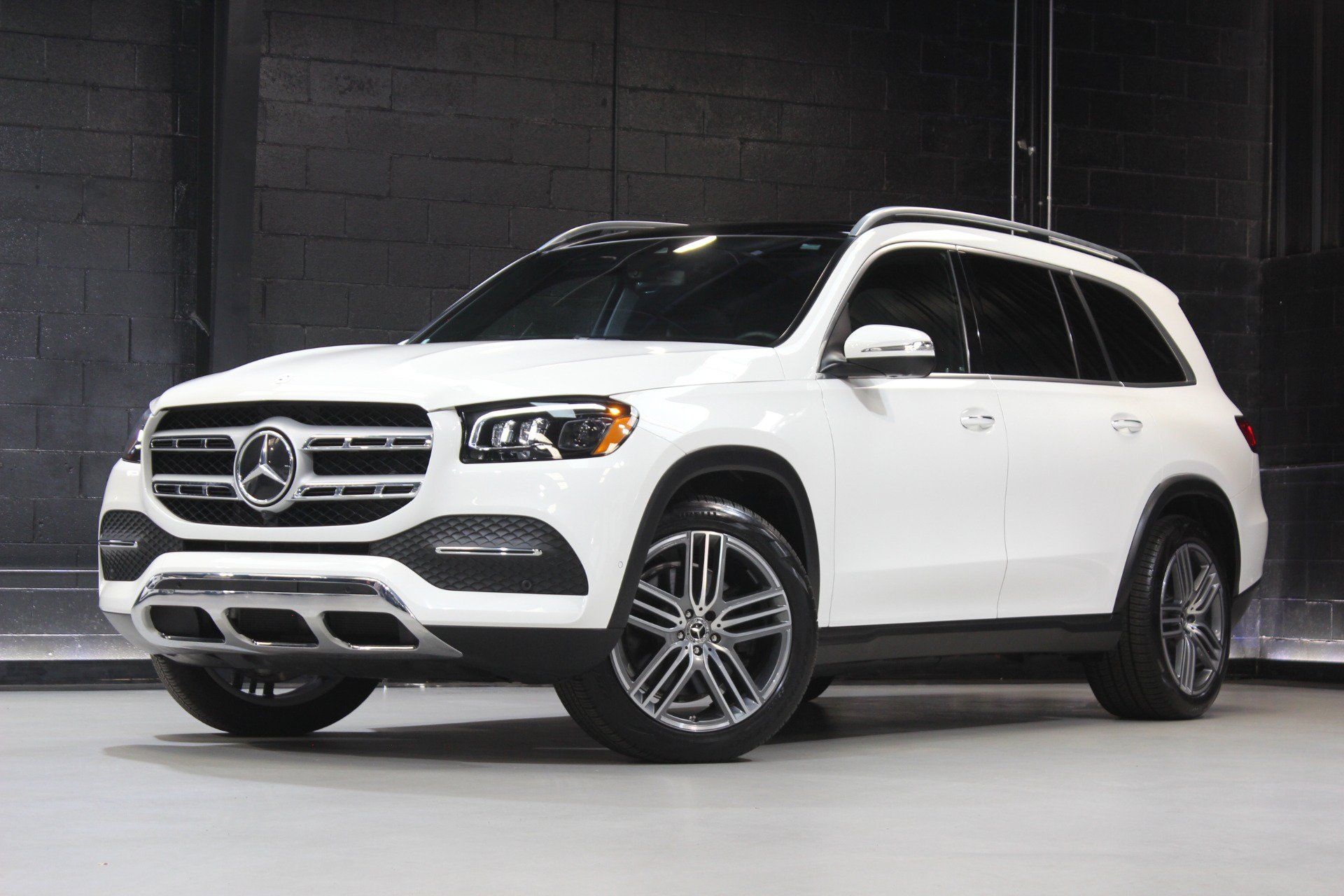 Used 2023 Mercedes-Benz GLS 450 4MATIC image 95