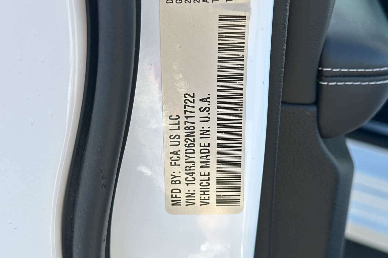 Used 2022 Jeep Grand Cherokee Overland w/ Luxury Tech Group IV AWD/4WD image 33