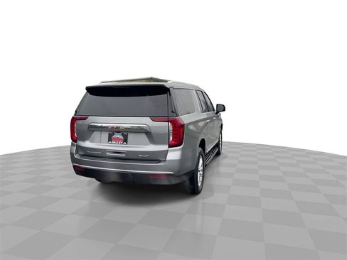 Used 2023 GMC Yukon XL SLT w/ SLT Luxury Package image 7