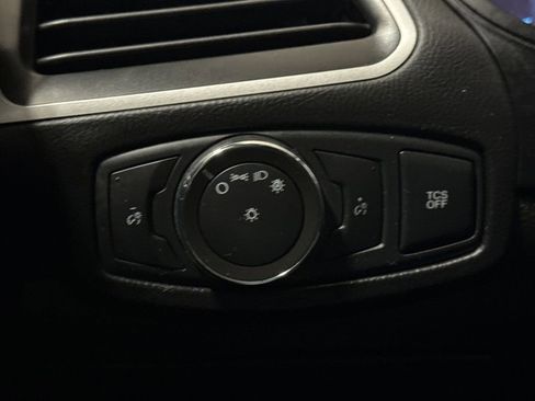 Used 2022 Ford Edge SE image 18